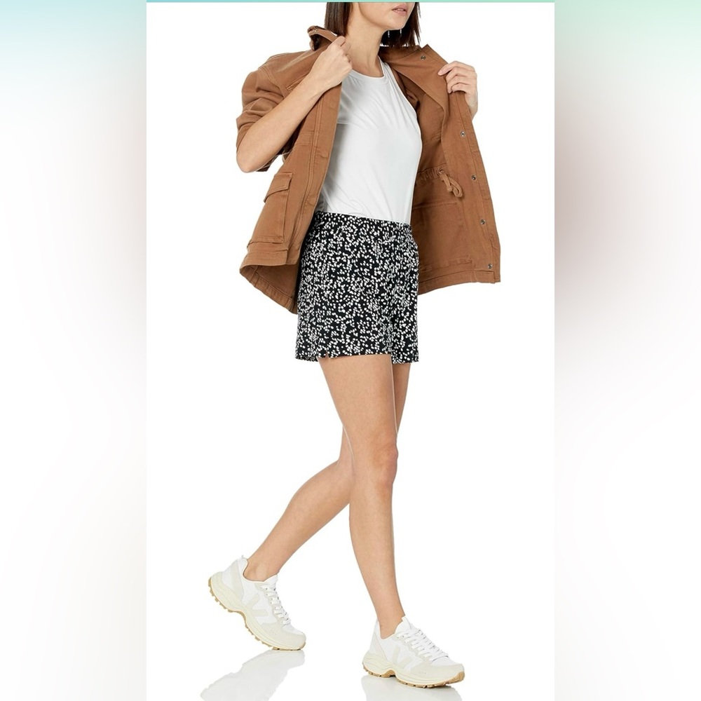 Amazon Essentials Women's Classic-Fit Knit Pull-On Short Size L